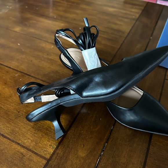 Shoes - Picture 2 of 3